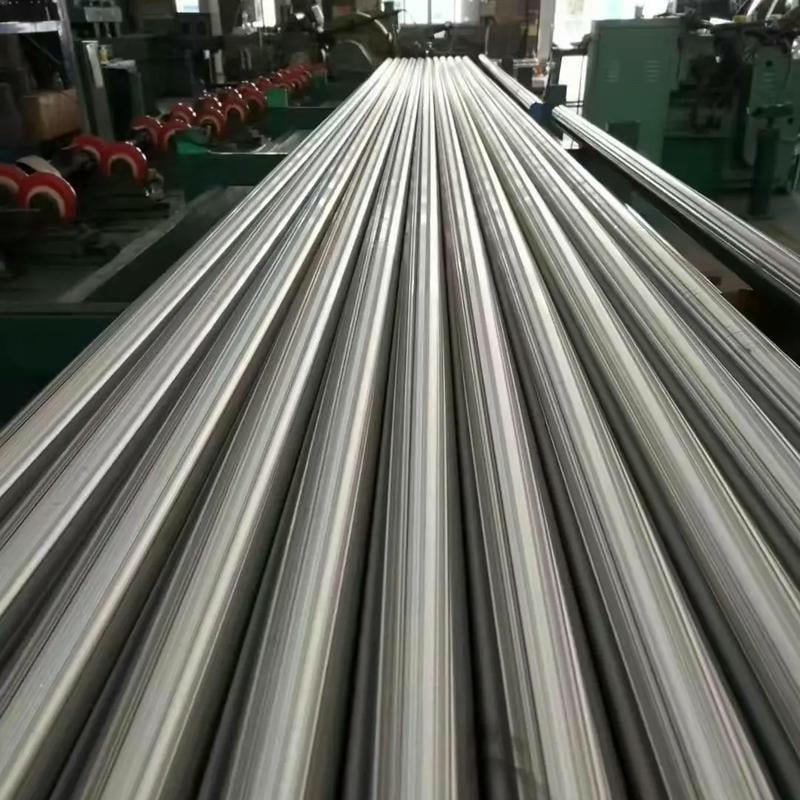 Proper lubrication of a hydraulic cylinder piston rod to prevent corrosion
